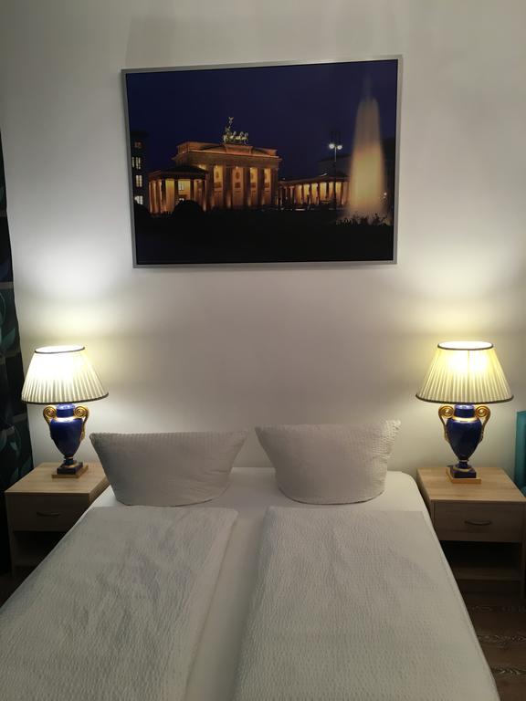 Hotel-Pension Adamshof Berlin Exterior photo