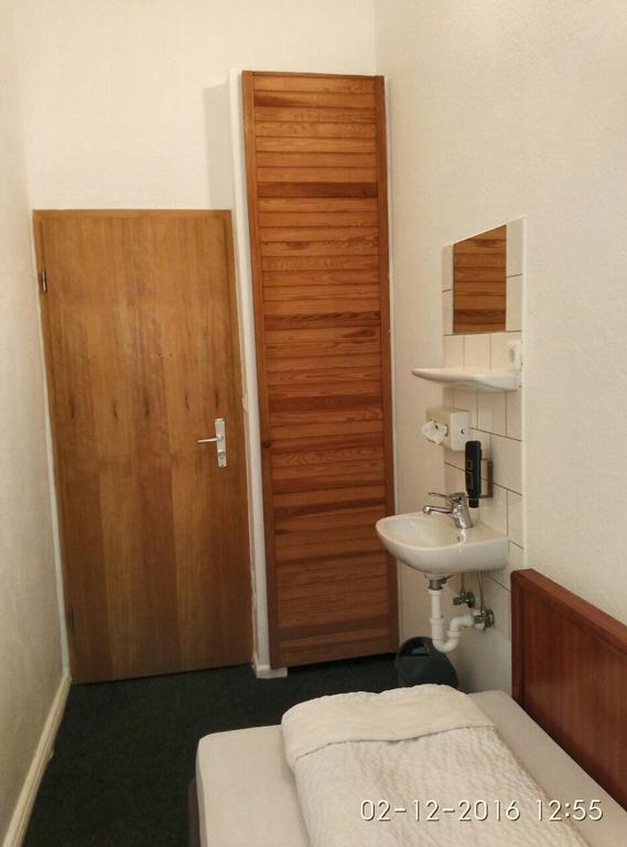 Hotel-Pension Adamshof Berlin Exterior photo